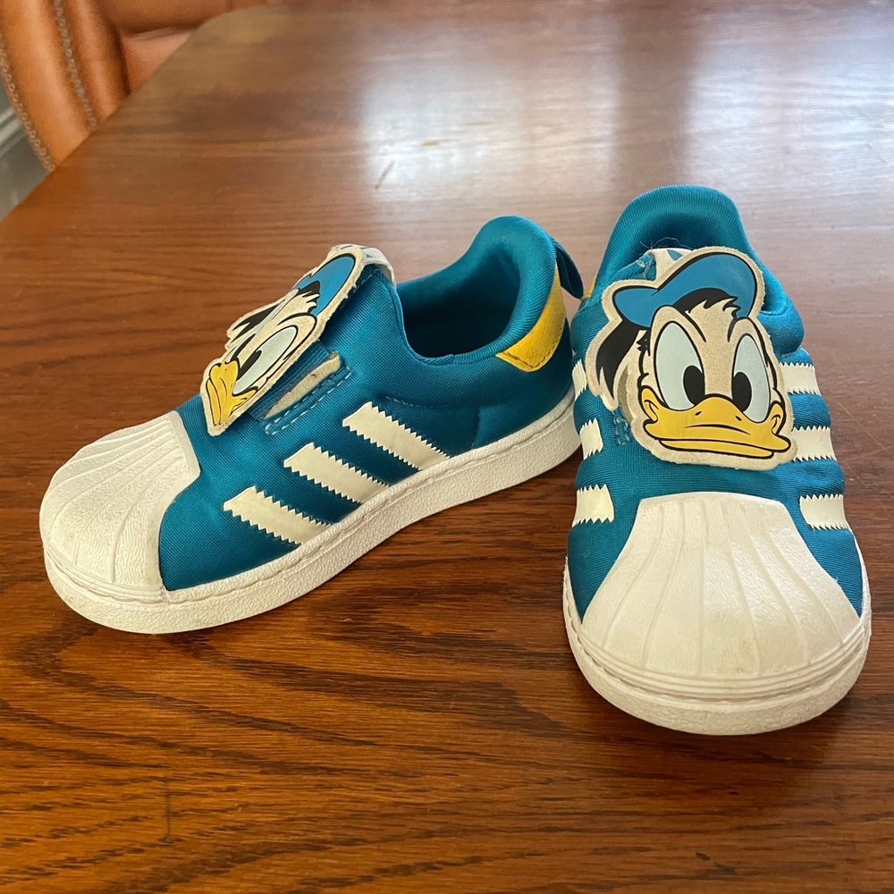 Adidas Disney Donald Duck Superstar